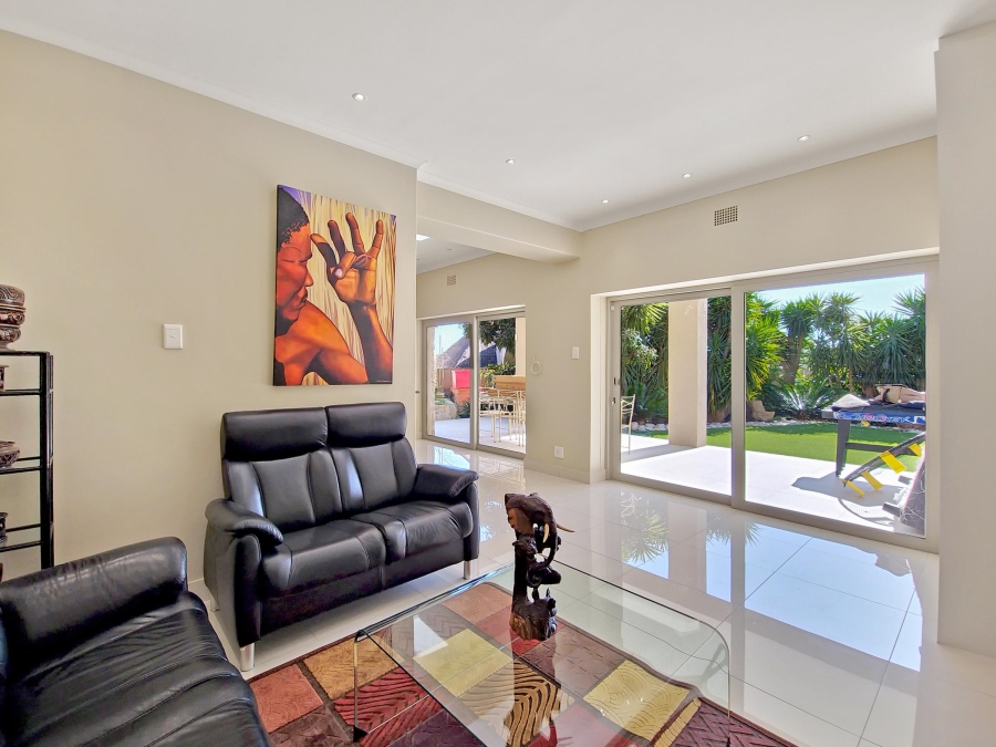 4 Bedroom Property for Sale in Fresnaye Western Cape